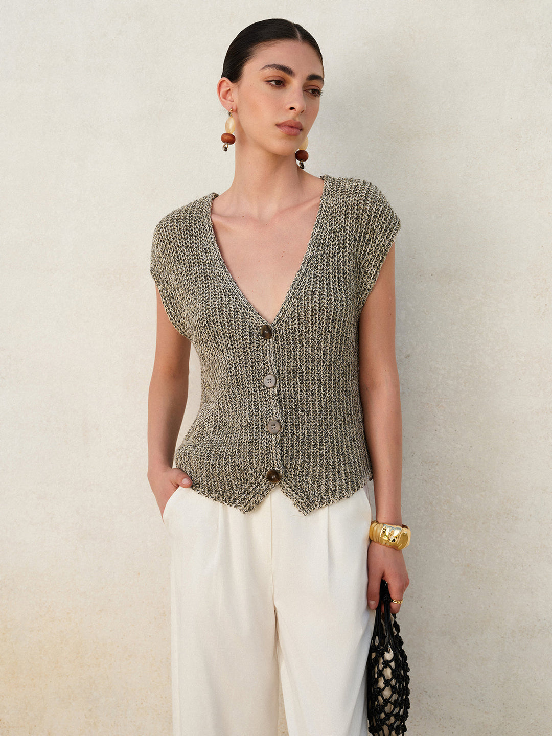 Elmira | Knitted Sleeveless Women's Cardigan with Button Closure - Stylish & Chic
