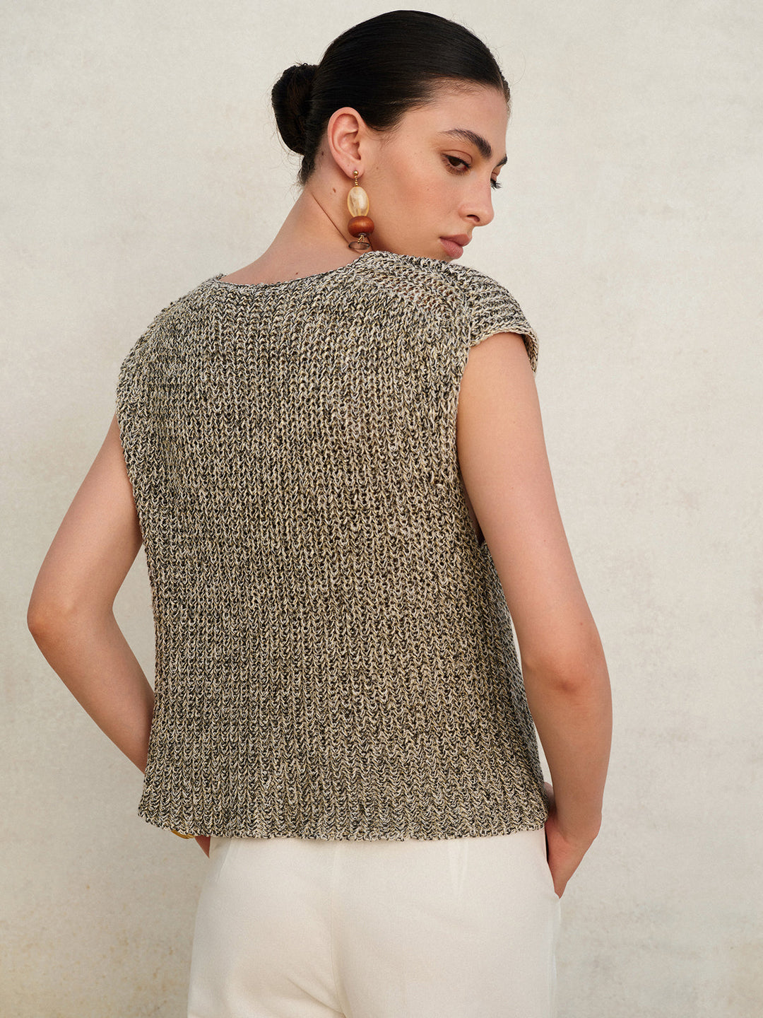 Elmira | Knitted Sleeveless Women's Cardigan with Button Closure - Stylish & Chic