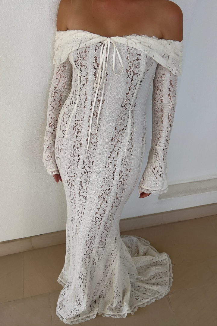 Suus | Luxe Off-Shoulder Maxi Dress in Lace
